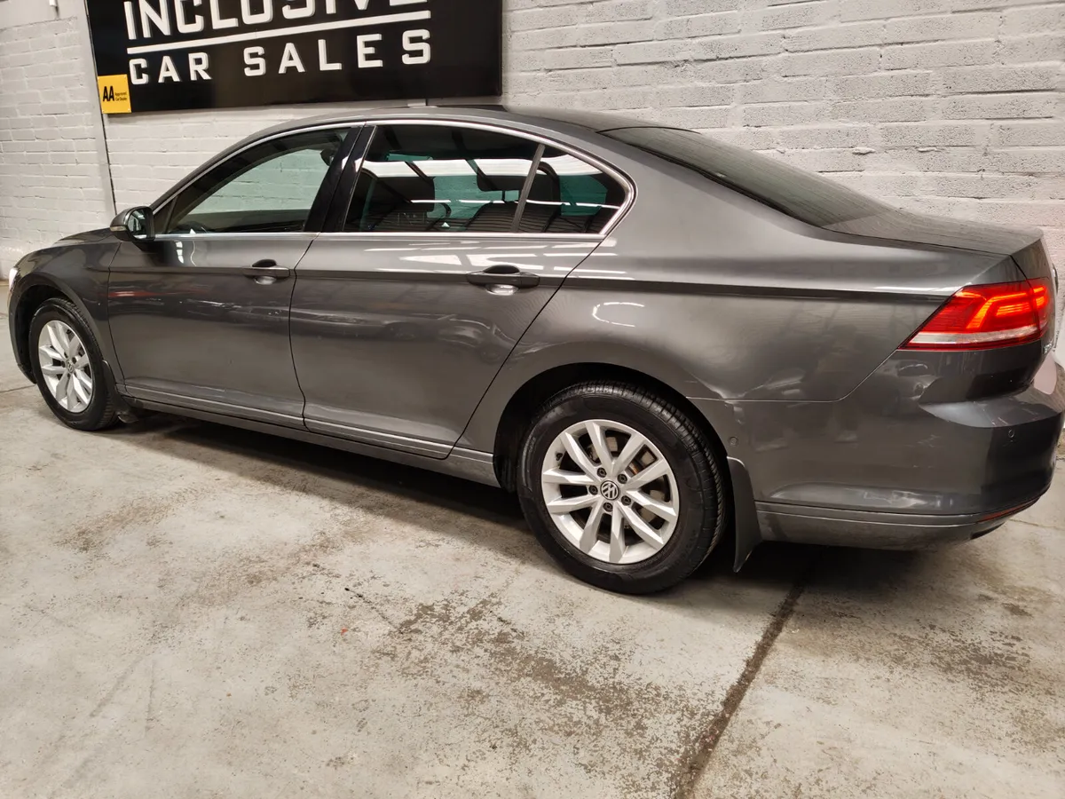 Volkswagen Passat 2016 1.6 TDI COMFORT LINE SPORT - Image 3