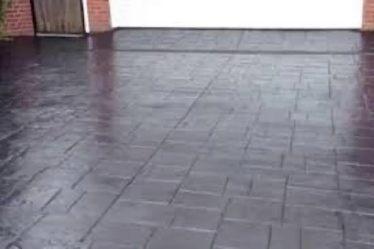 Roof/driveway paint - Image 4