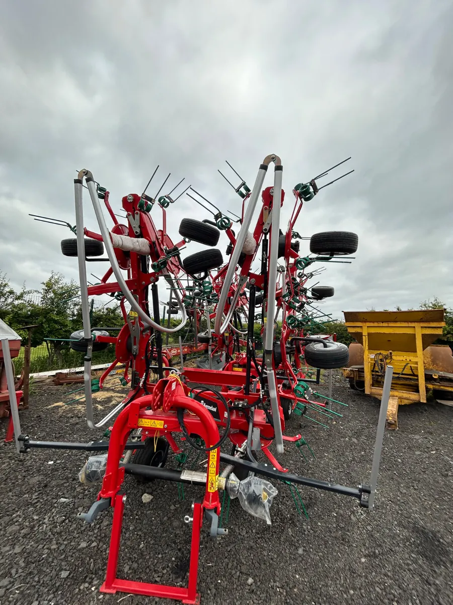 New Kverneland 8590 Tedder - Image 2
