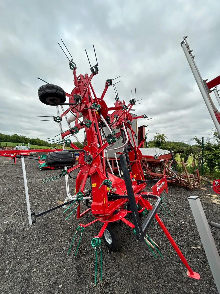 New Kverneland 8590 Tedder - Image 1