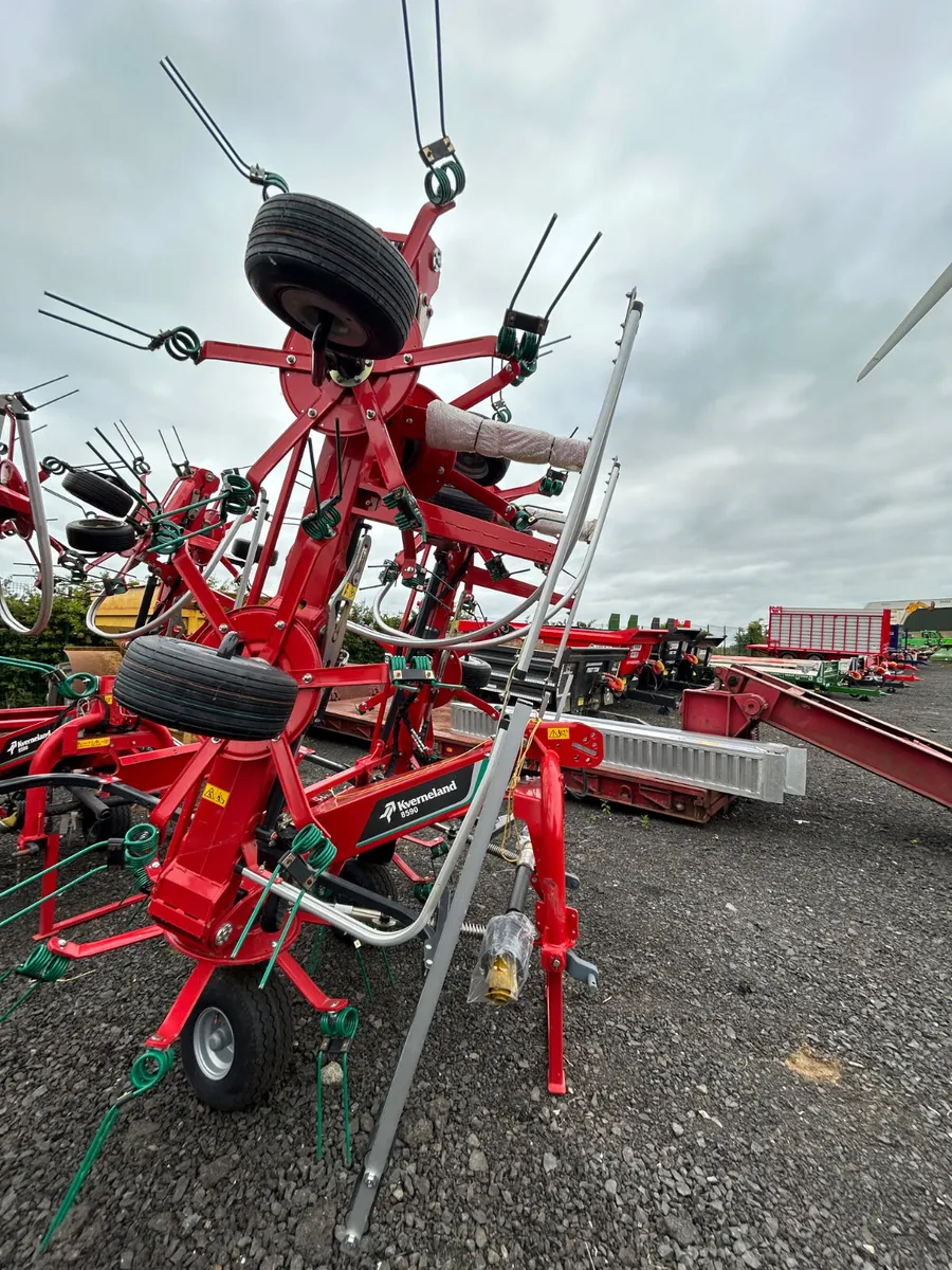New Kverneland 8590 Tedder - Image 4