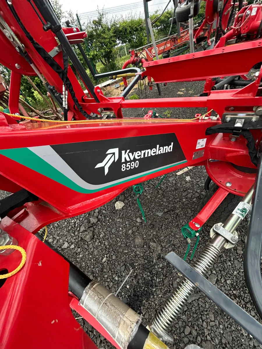New Kverneland 8590 Tedder - Image 3