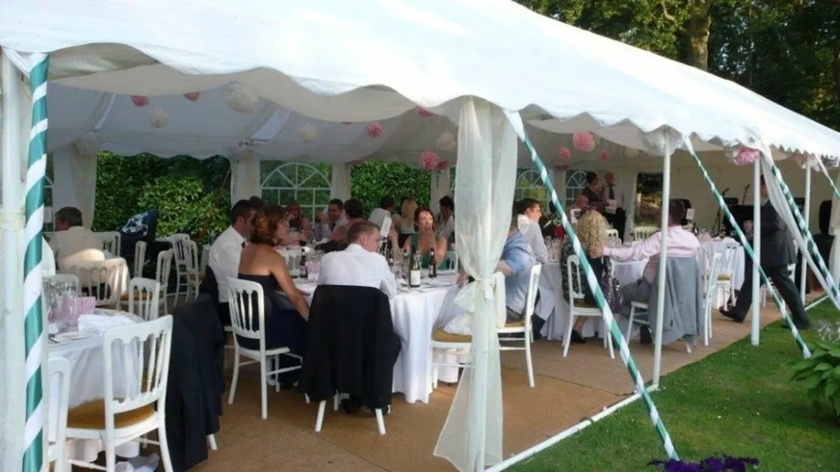 MARQUEE GAZEBO PARTY - Image 3