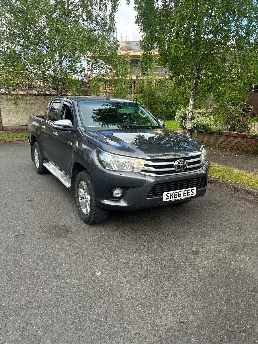 Toyota hilux - Image 1