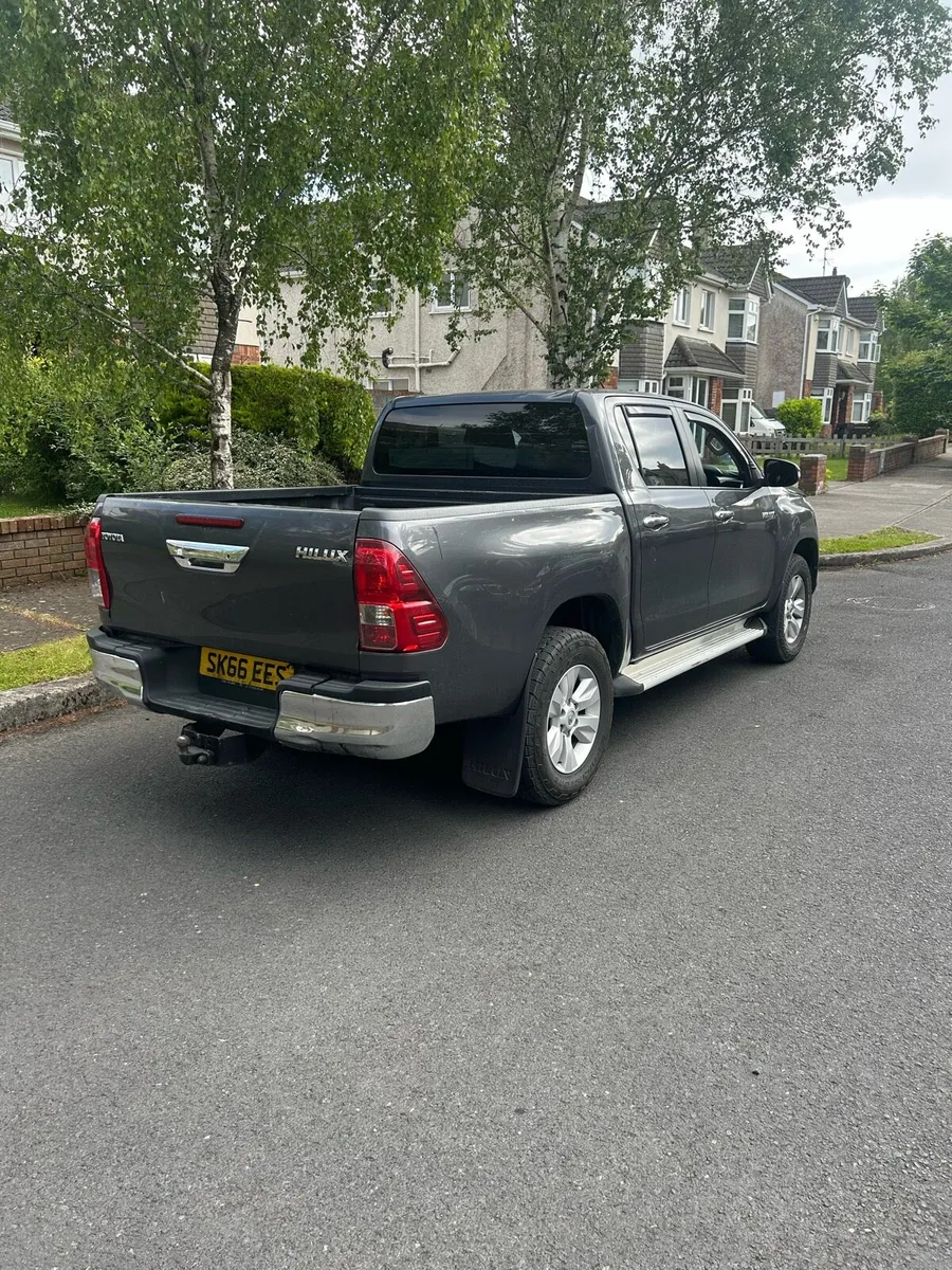 Toyota hilux - Image 3