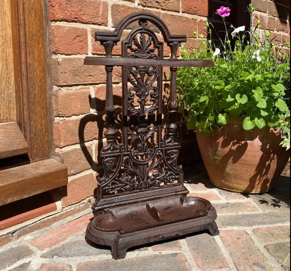 Vintage Style Cast Iron Umbrella Stand NEW - Image 1