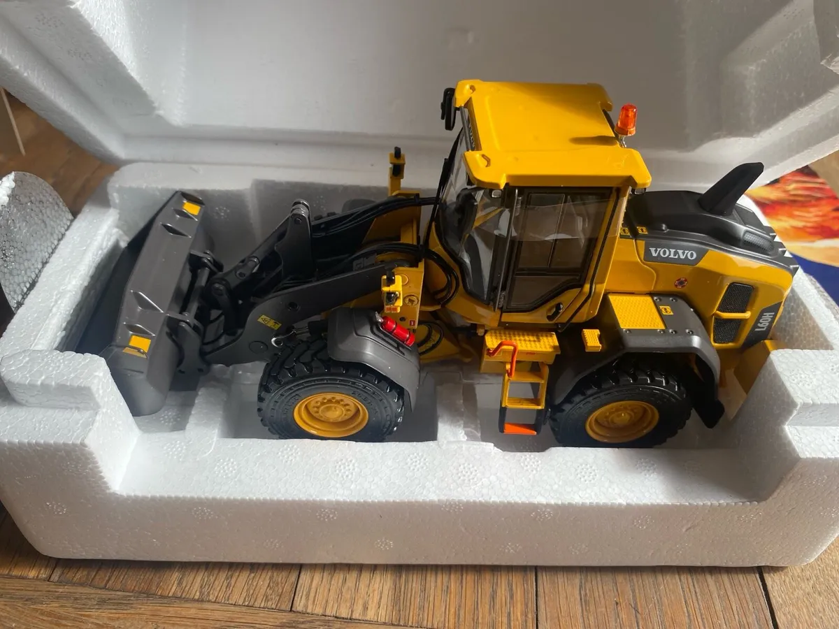 Volvo L60H loading shovel 1:32 - Image 2