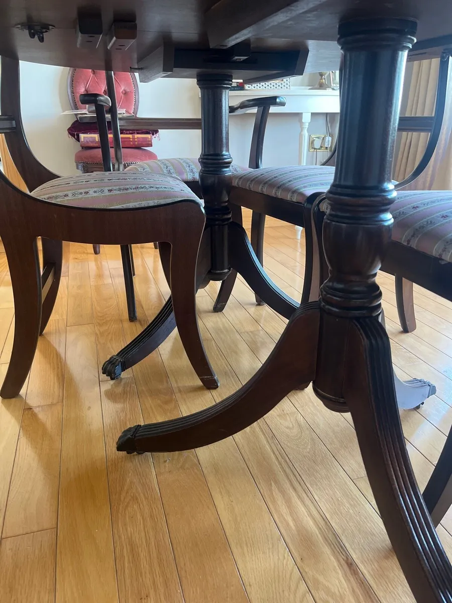 Mahogany Table with removable extention - Image 3
