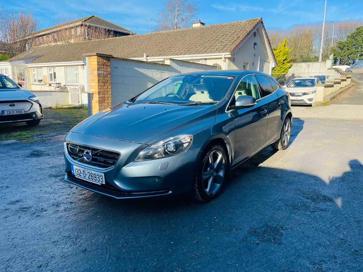 VOLVO V40 2013 1.6 PETROL  AUTOMATIC 43K MILES - Image 3