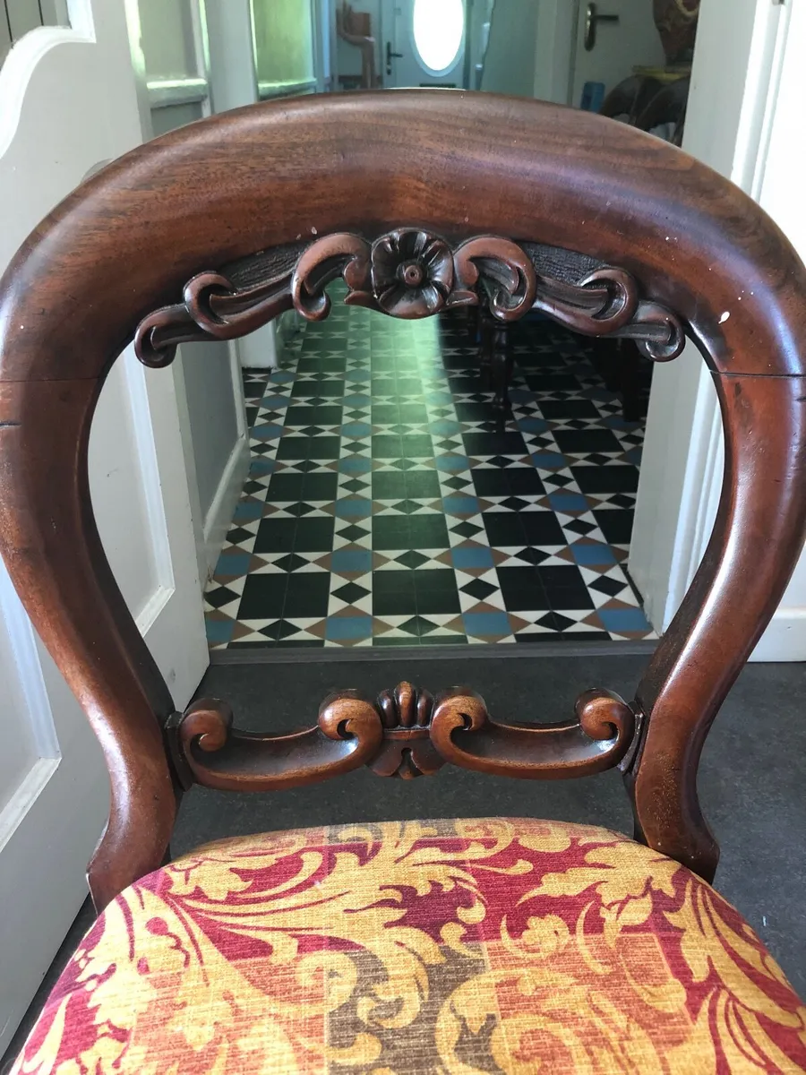 Vintage spoon back dining chairs - Image 4