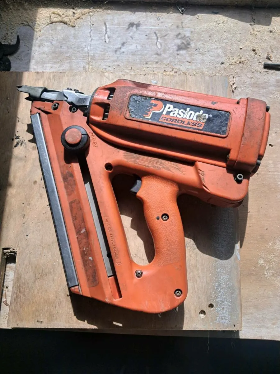 Paslode IM350 - Image 2