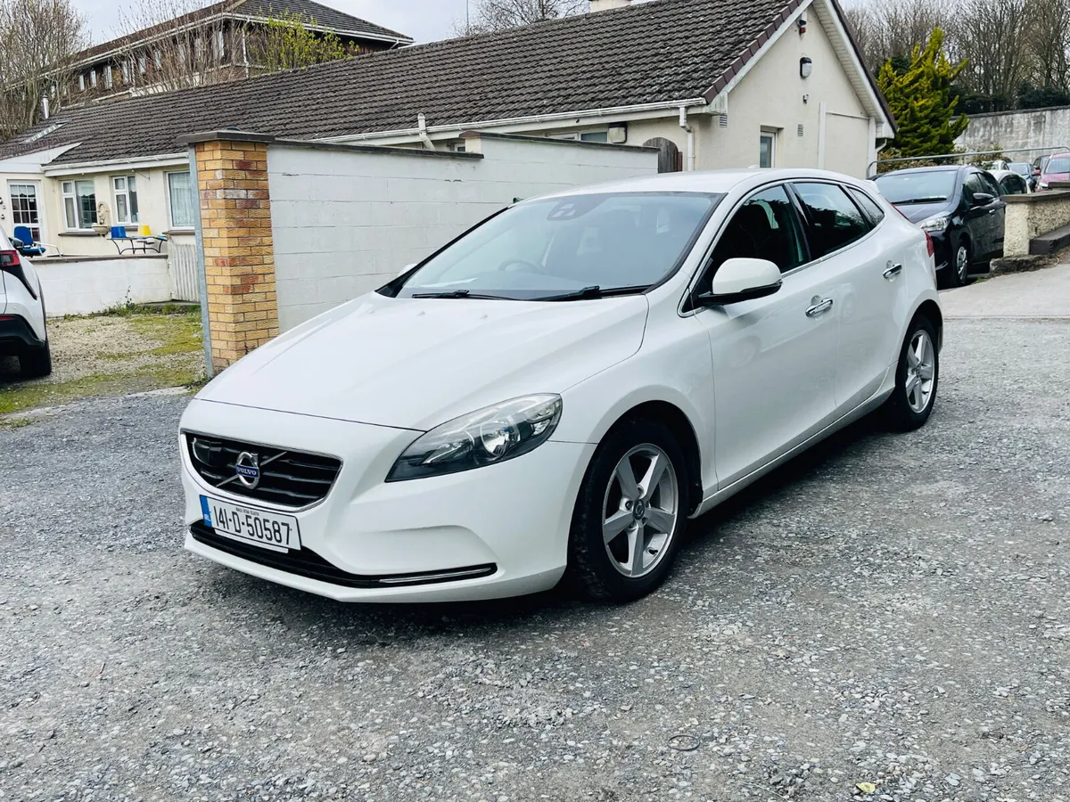 Volvo V40 2014  AUTOMATIC 43K MILES - Image 3