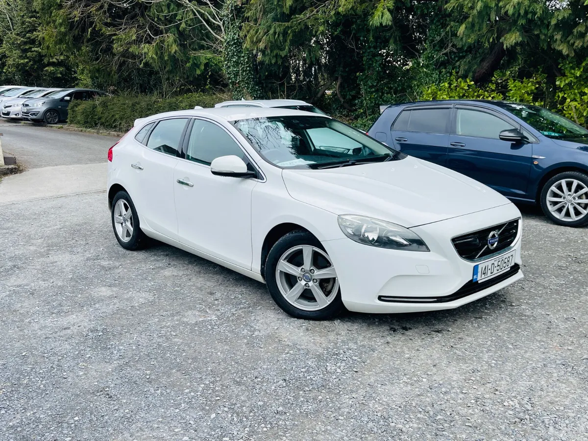 Volvo V40 2014  AUTOMATIC 43K MILES - Image 1