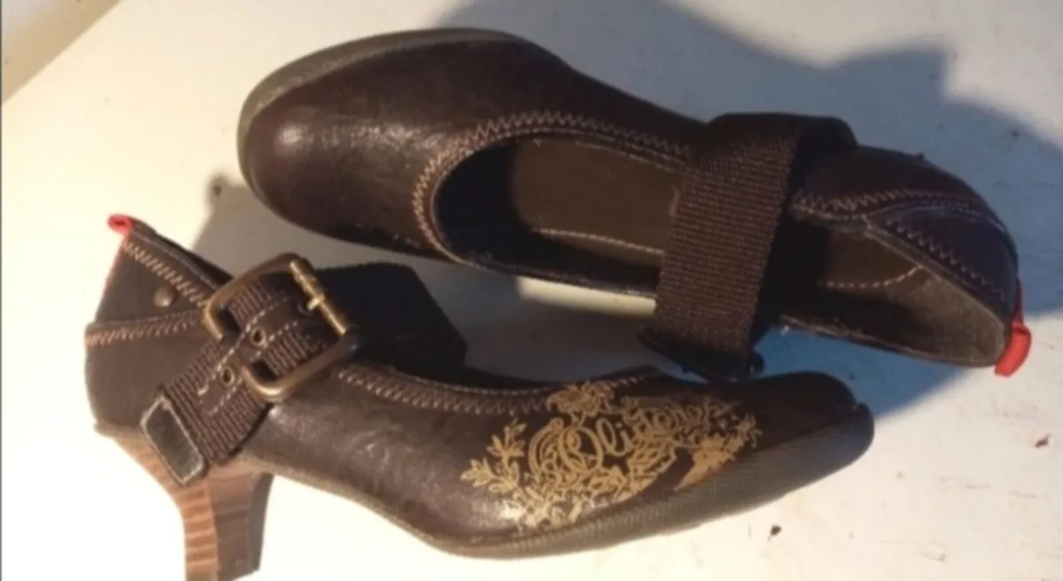 S Oliver Dark Brown Shoes with Gold Trim - Image 1
