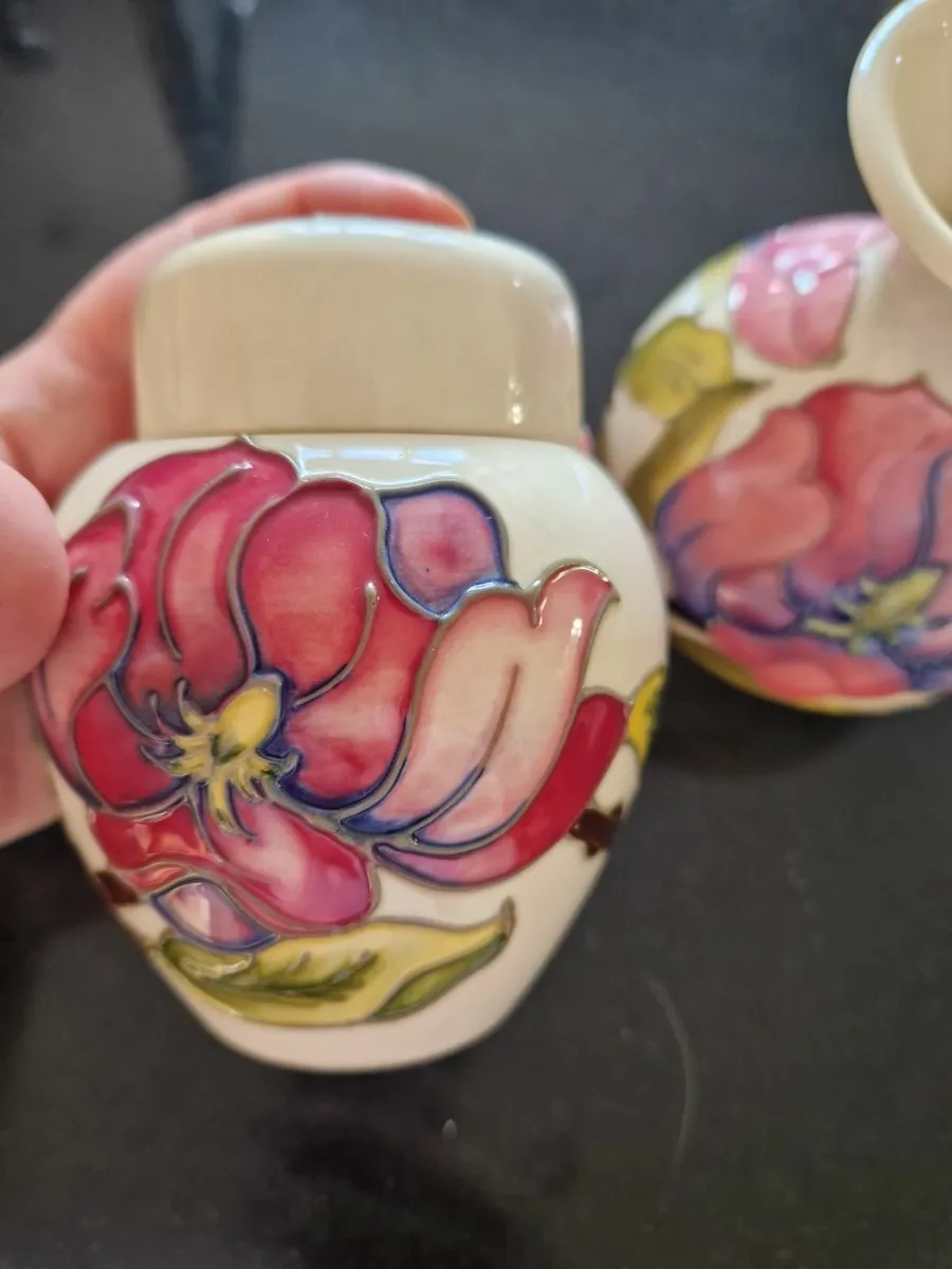 Moorcroft ginger jar - Image 1