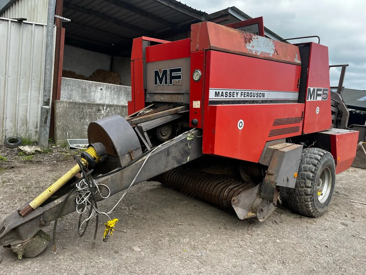 Massey Ferguson baler - Image 1