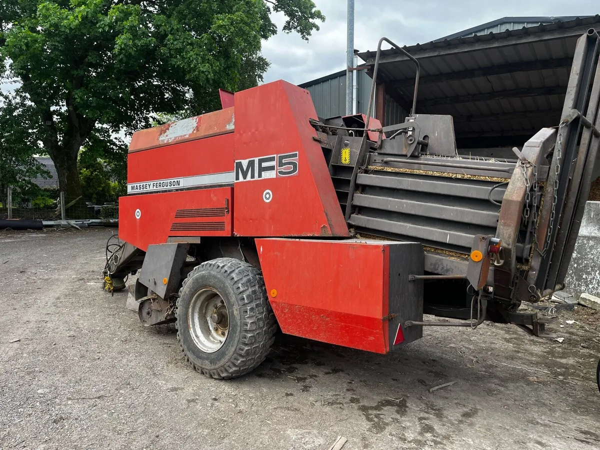 Massey Ferguson baler - Image 2