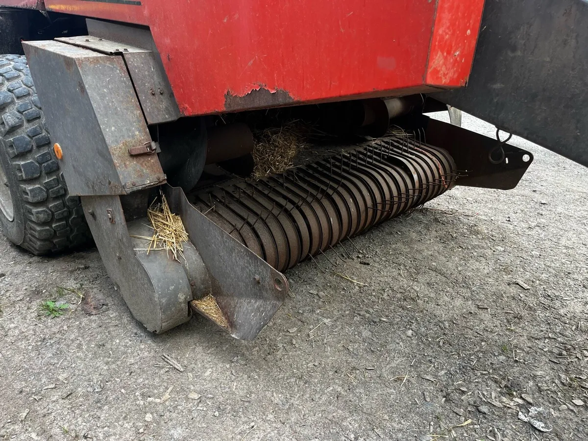 Massey Ferguson baler - Image 4