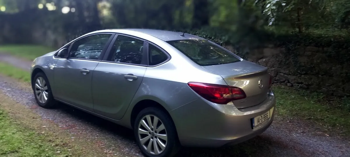 Opel Astra 2014 - Image 4
