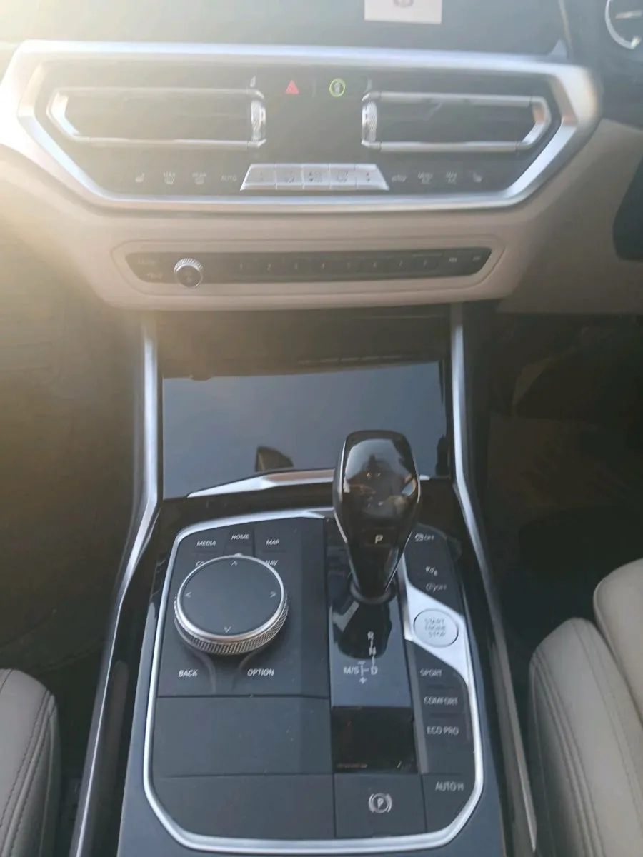 Bmw 320 - Image 2