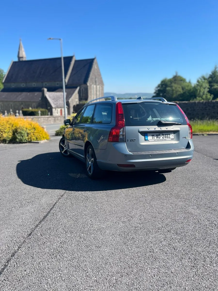 Car - Image 3