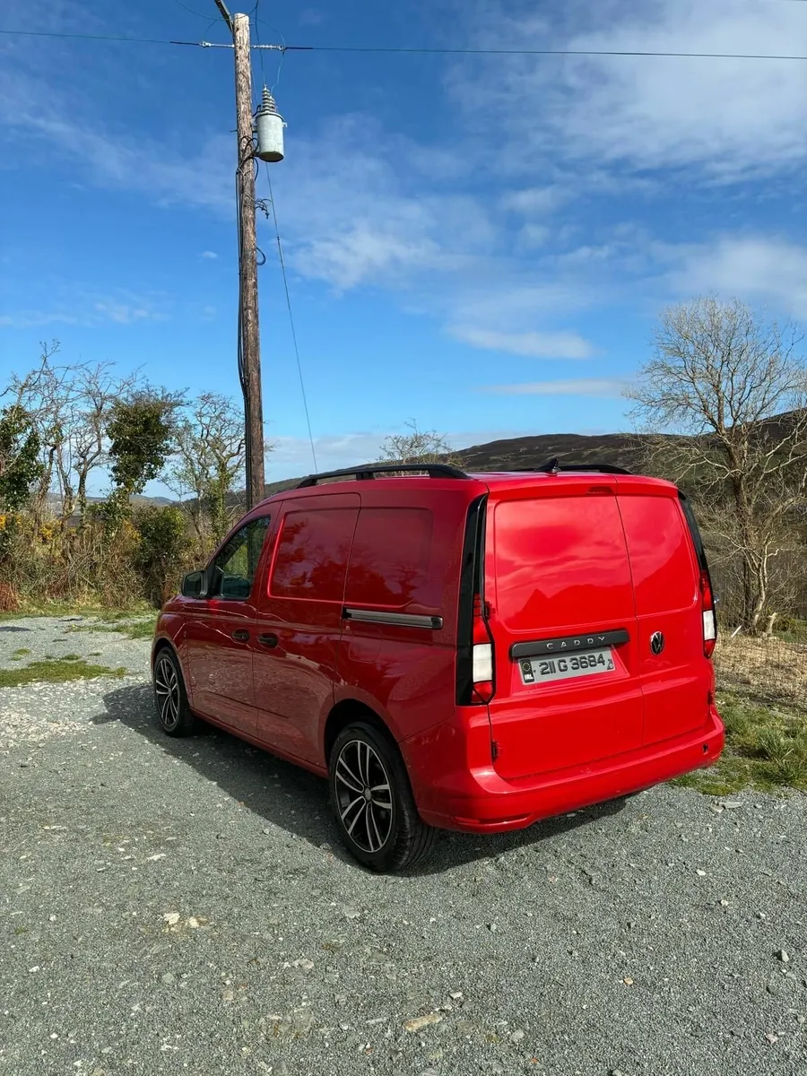 Volkswagen Caddy 2021 - Image 2