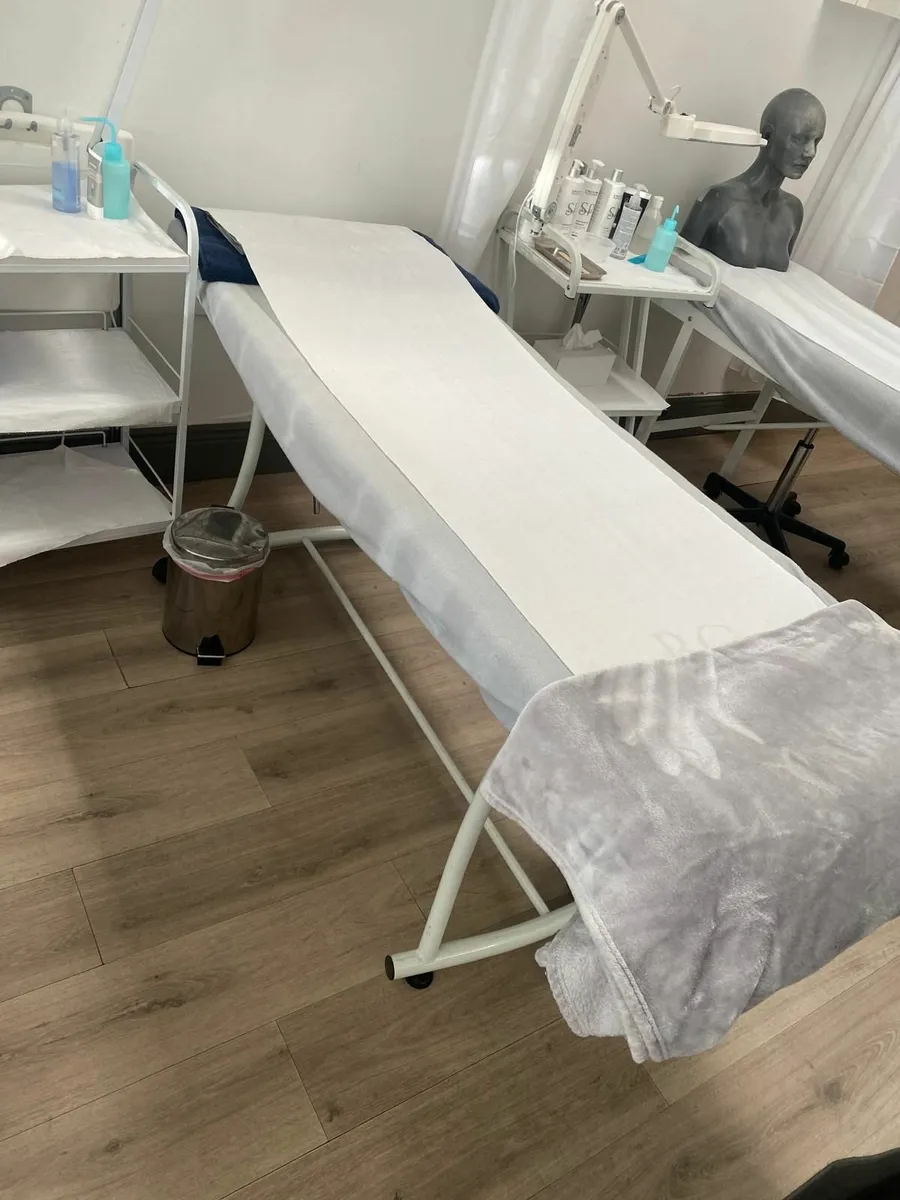 Massage bed, trolley and stool. - Image 2
