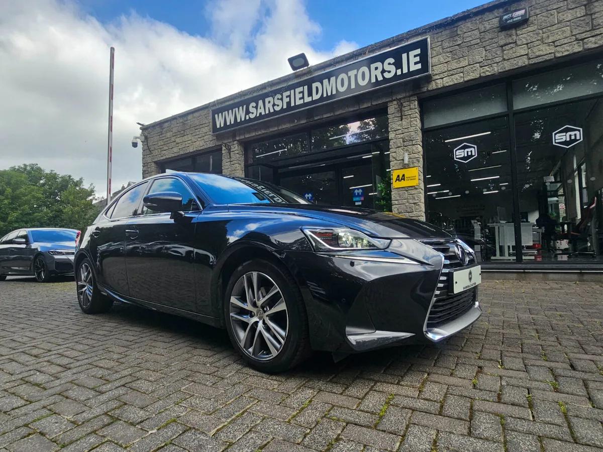 2018 LEXUS IS 300H ADVANACE AUTO. - Image 1