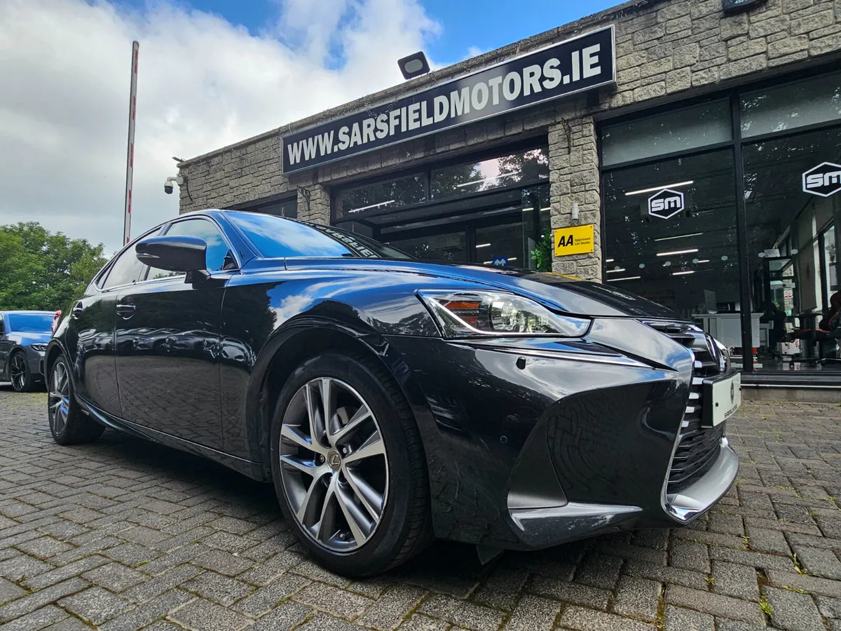 2018 LEXUS IS 300H ADVANACE AUTO. - Image 2