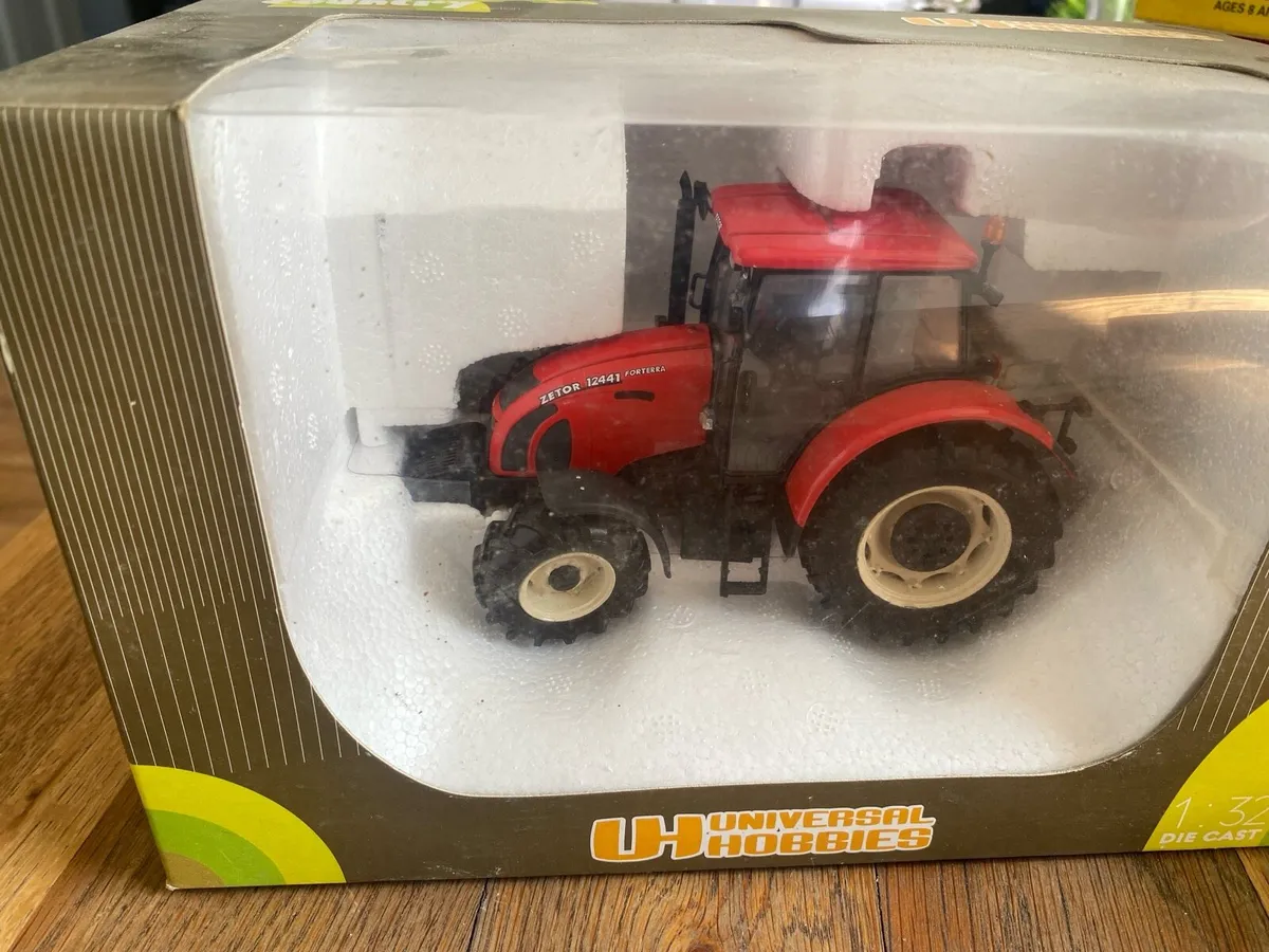 Zetor 12441 1:32 scale
