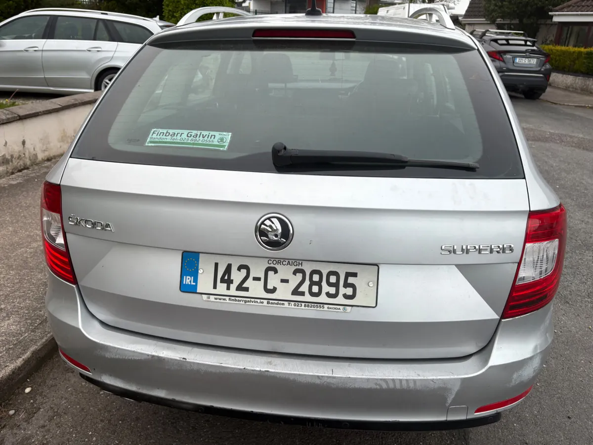 Skoda Superb 2014 - Image 2