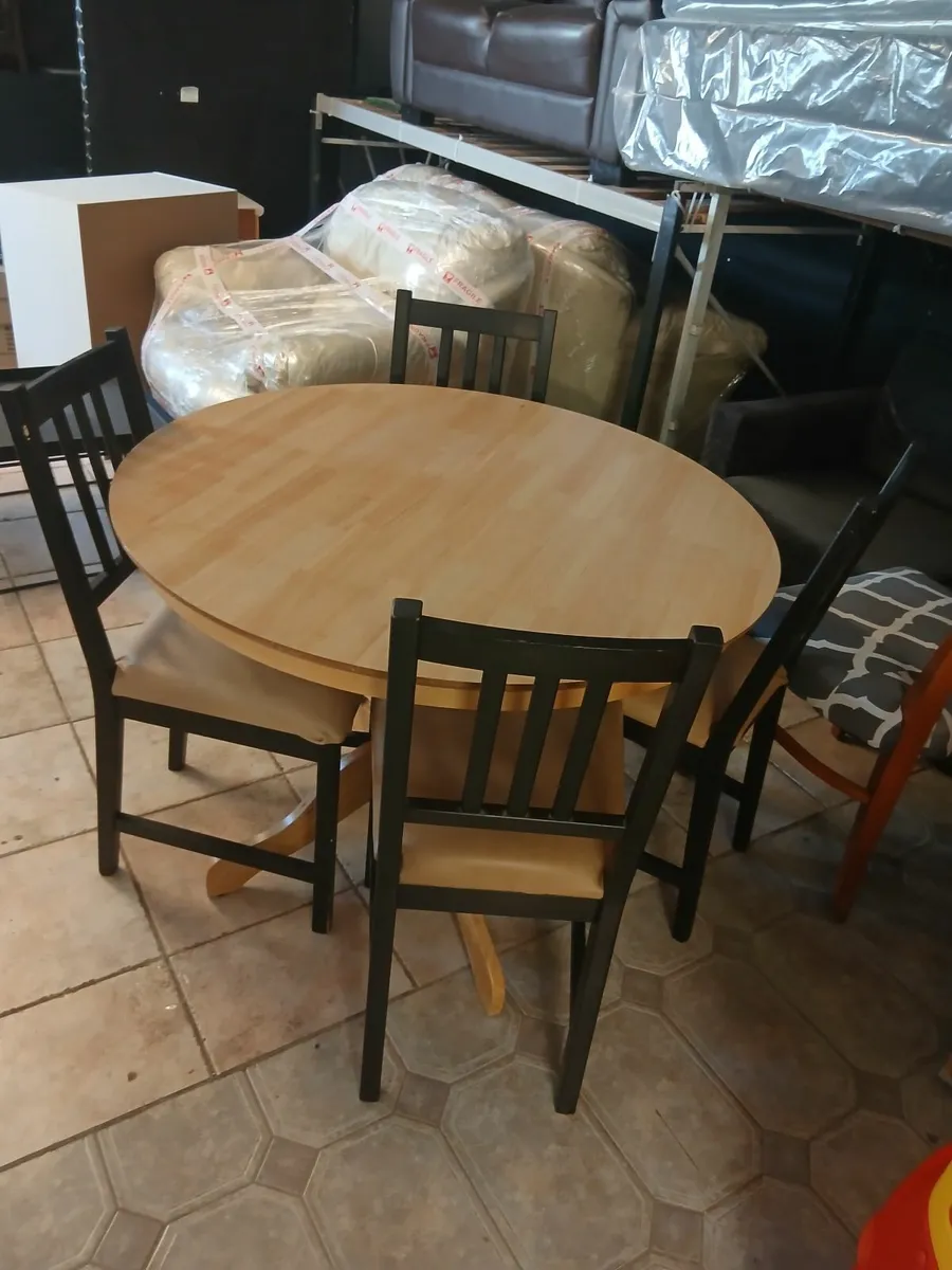 Tables and chairs - Image 1