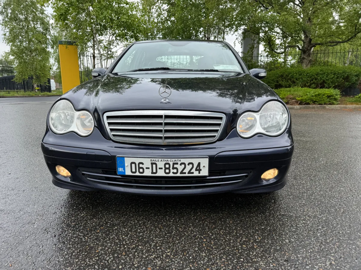 Mercedes-Benz C-Class 2006 - Image 2