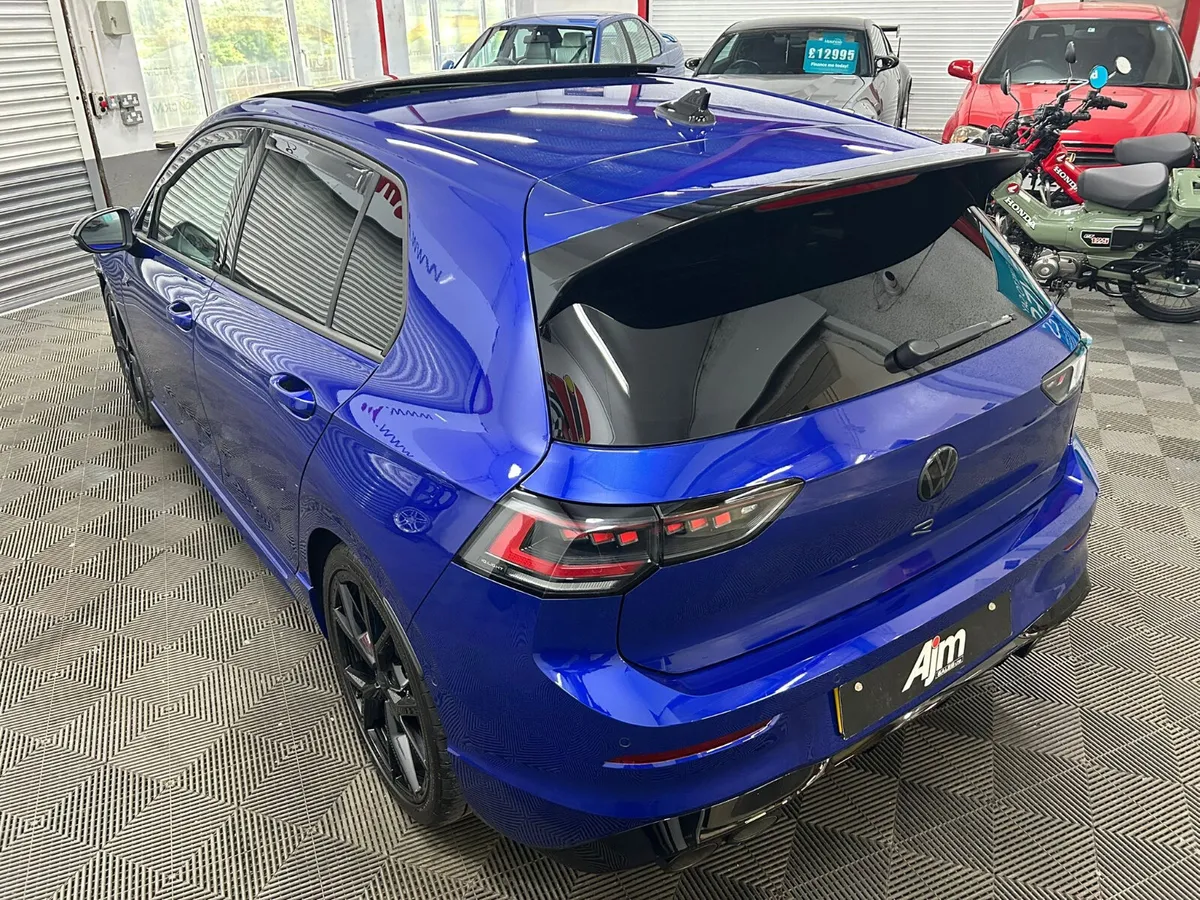 VOLKSWAGEN GOLF R BLACK EDITION MK 8.5 2025 - Image 3