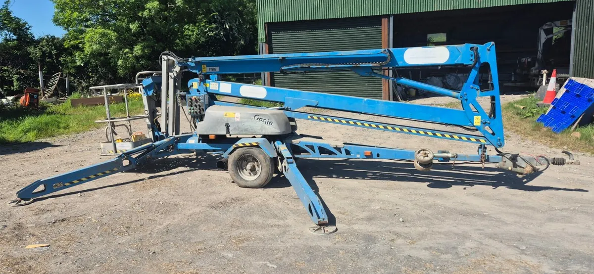 Cherry picker - Image 1