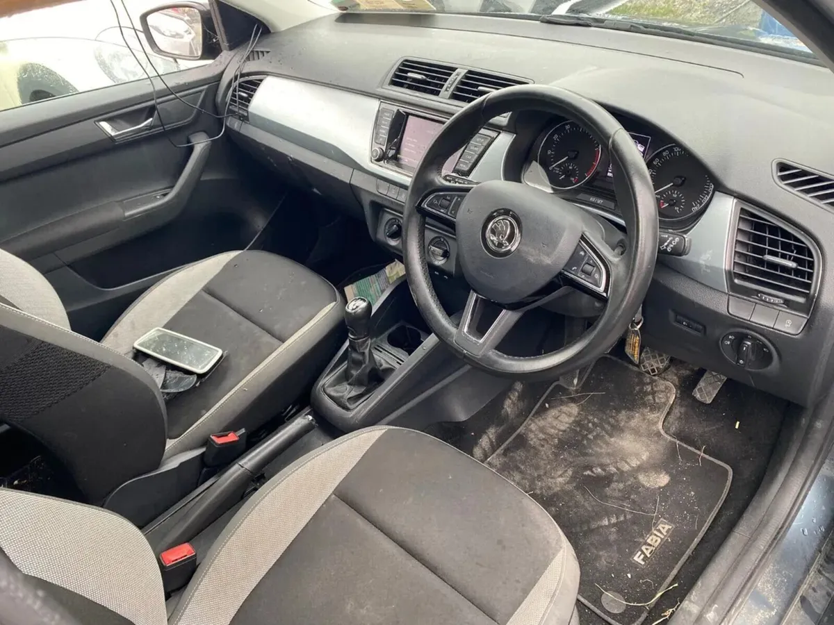 2018 Skoda Fabia 1.0 Petrol Driving - Image 3
