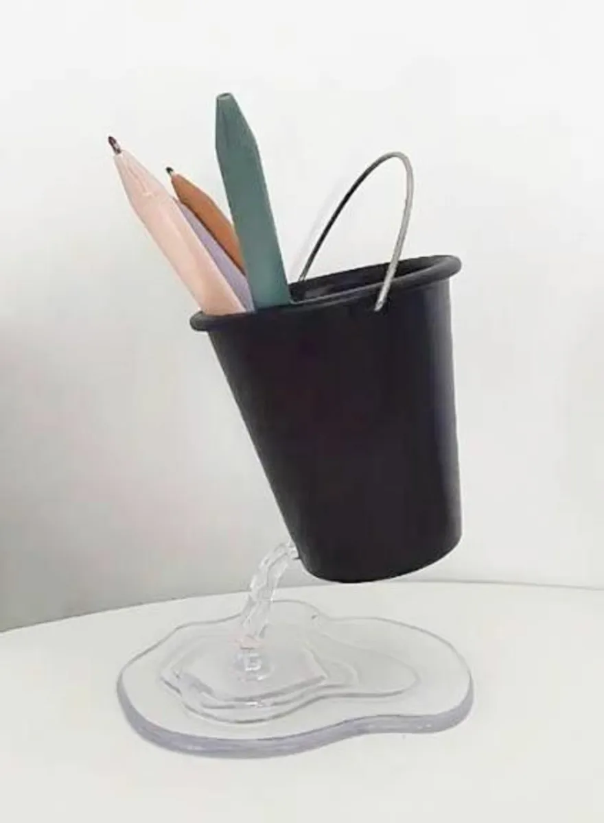 PLASTIC HOLE IN THE BUCKET PENCIL/BIRO HOLDER. NEW - Image 3