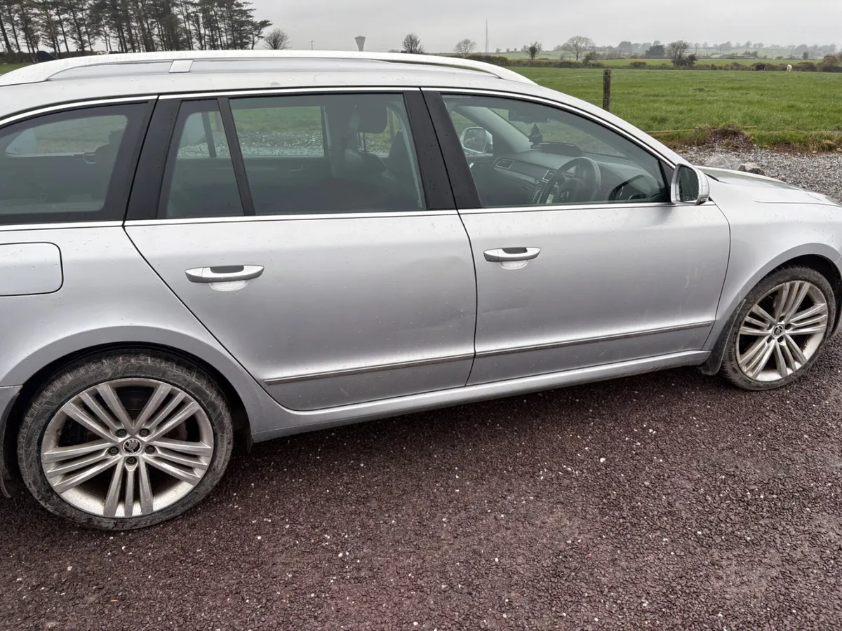 Skoda Superb 2014 - Image 1