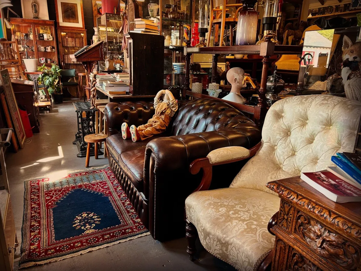Antiques & collectibles