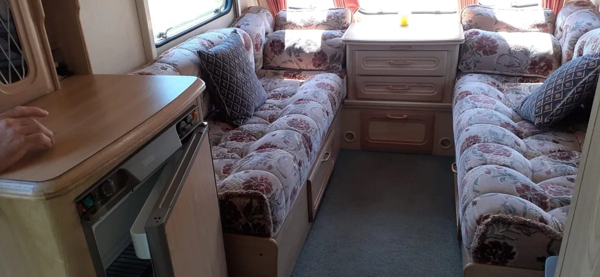 Caravan - Image 2