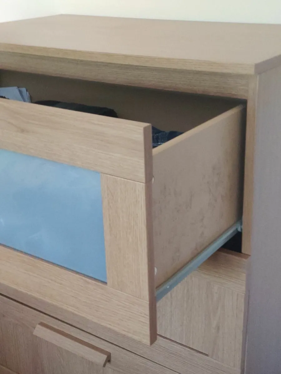Chest of drawers - Image 2