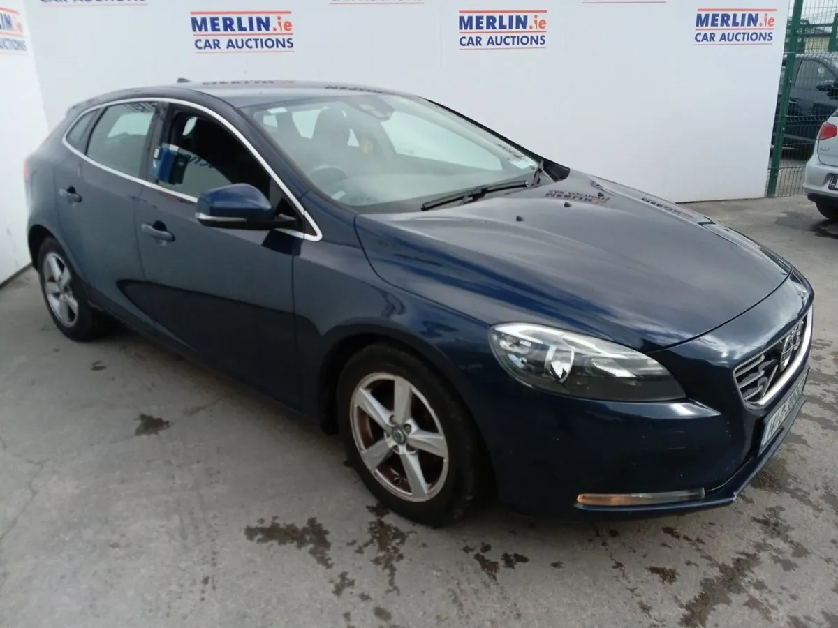 Volvo V40 1.6 D2 SE S/S 115BHP - Image 3