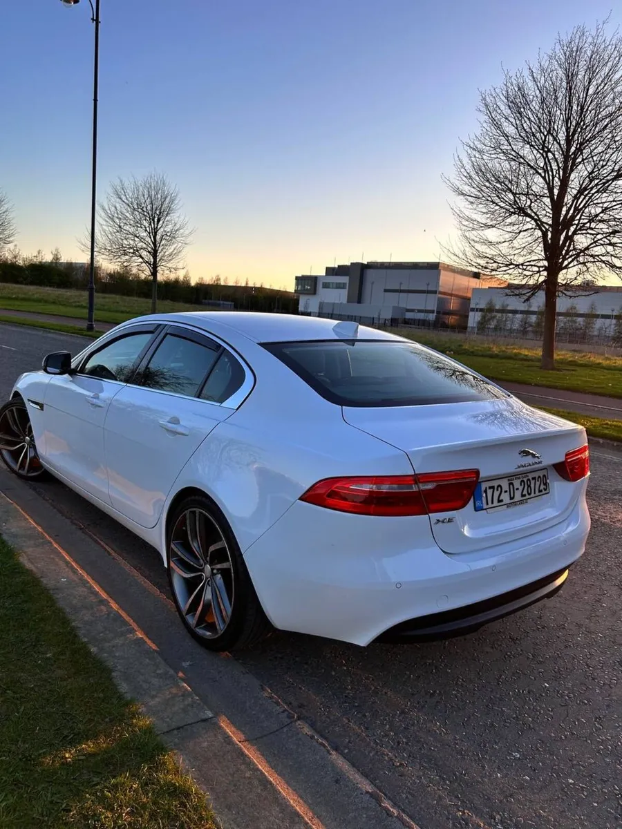 Jaguar XE 2017 - Image 2