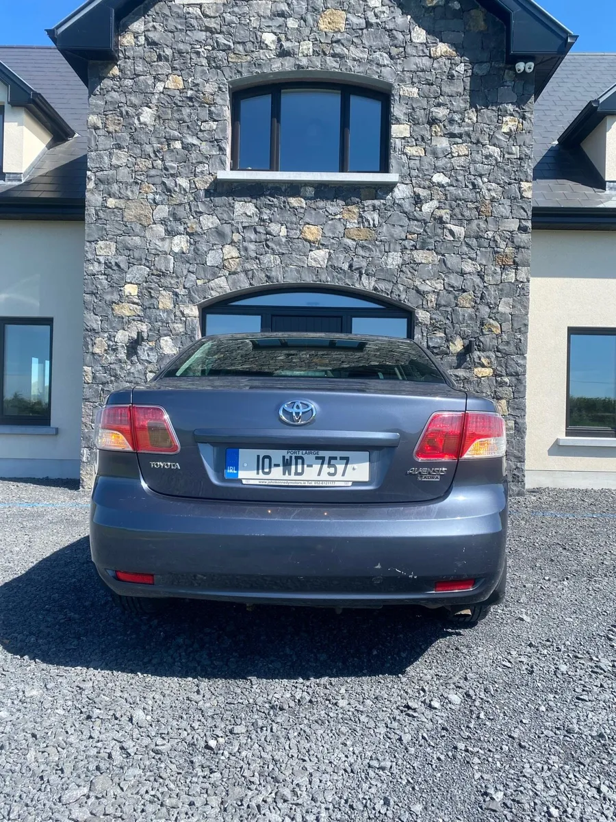 Toyota Avensis Diesel 2010 - Image 4
