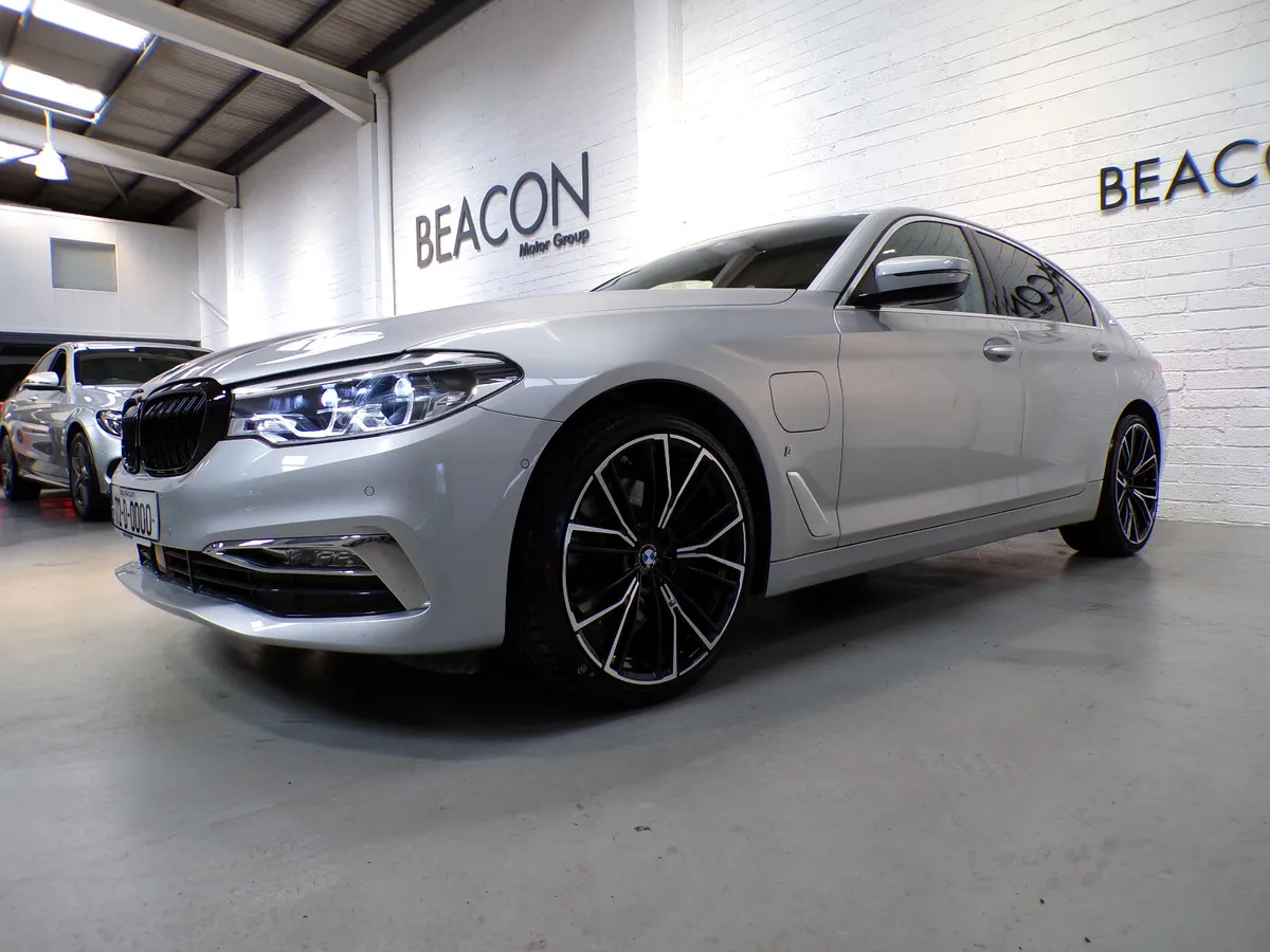 *10,000 MILES*BMW 530E*LUXURY PRO EDITION*AMAZING - Image 4
