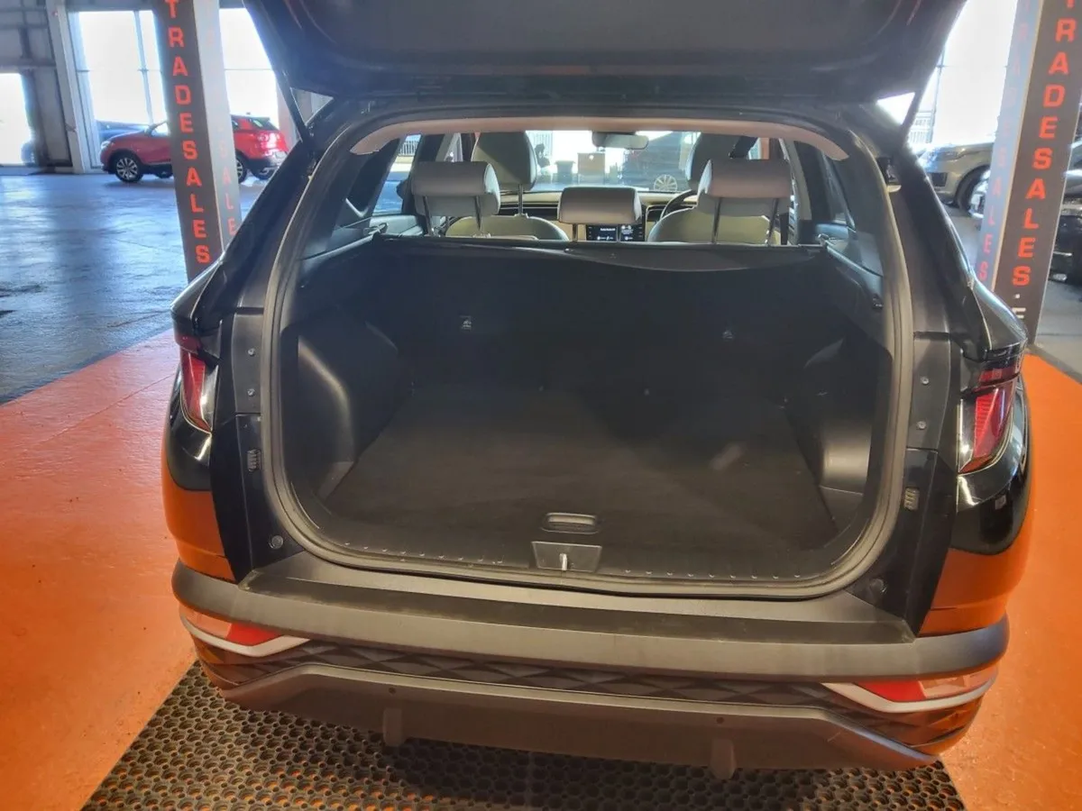 Hyundai Tucson 2WD Executive w.2 Tone Roof - Image 3