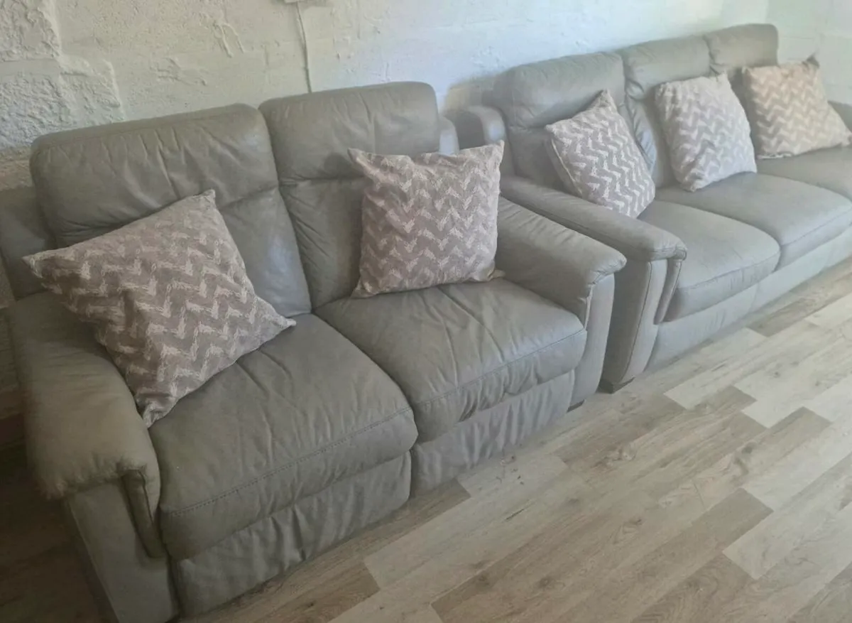 Taupe Leather 3.2 with Delivery - Image 2