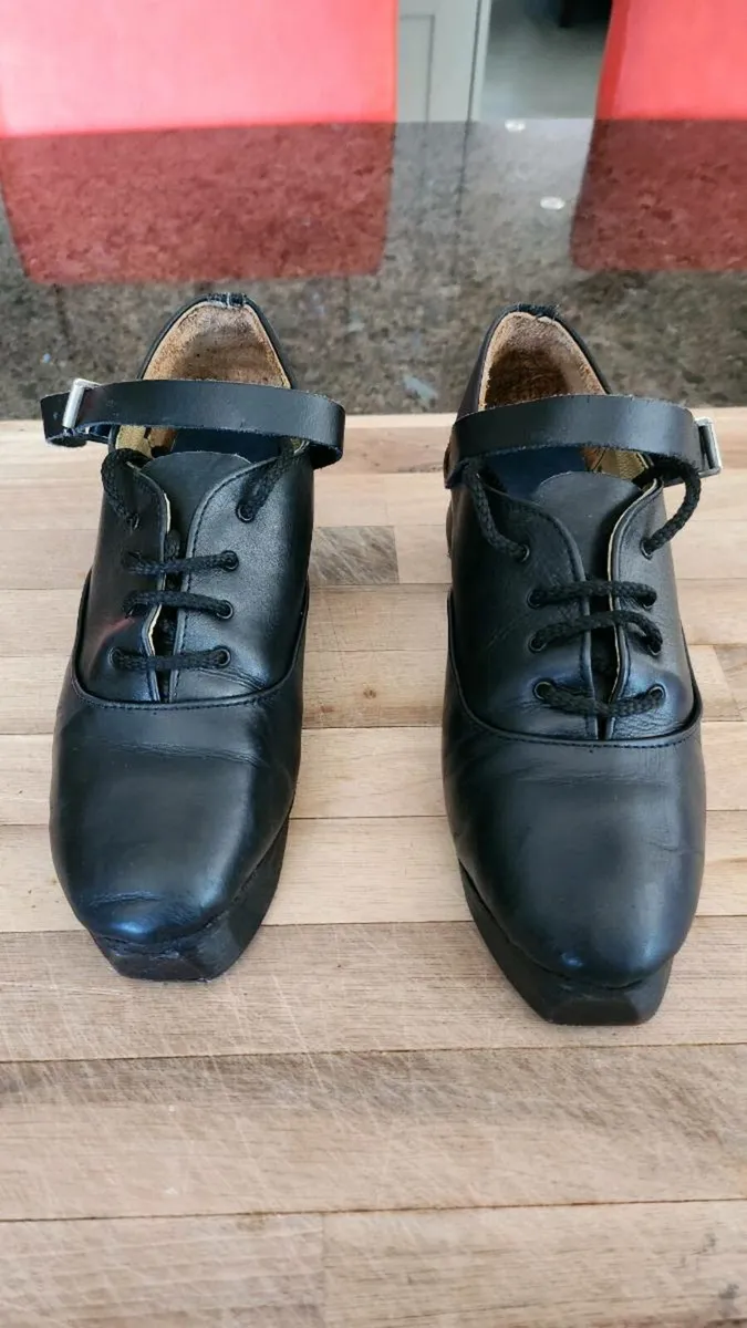 Irish Dancing Fays Heavy Soes size 5 - Image 2