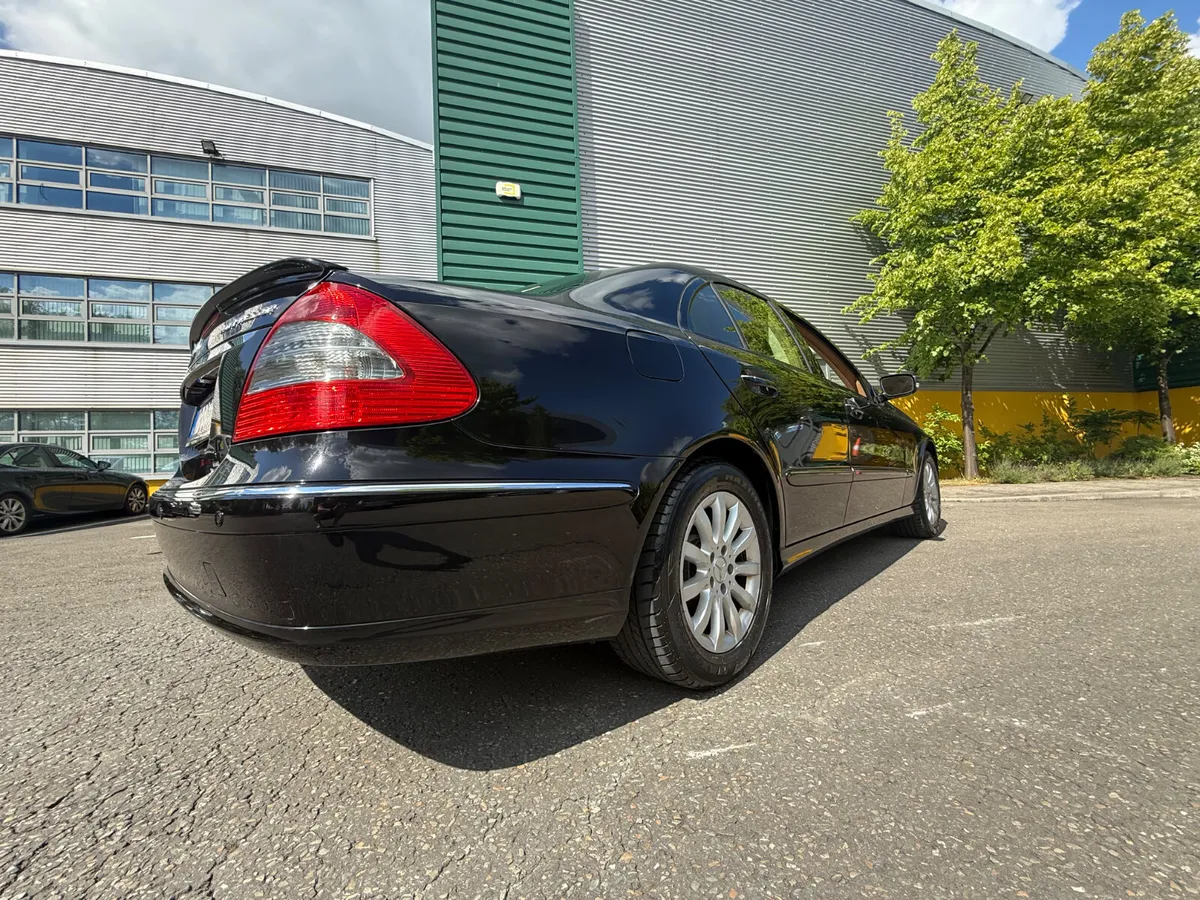 Mercedes-Benz E200 Kompressor - Image 3