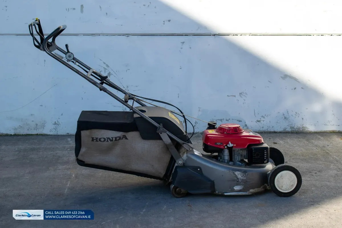 2015 Honda HRD536 QX walk-behind lawnmower - Image 2
